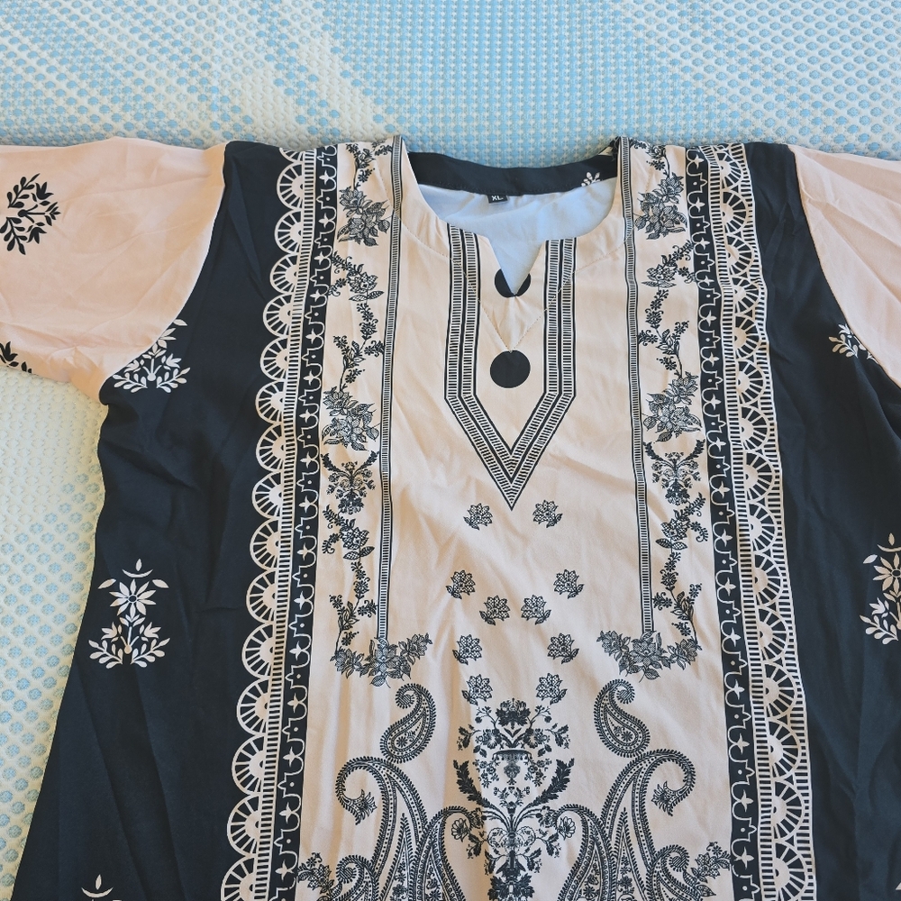 Elegant Black & Creme Printed Floral Traditional 3 Piece Straight Suit Outfit - Picture 3 of 8
